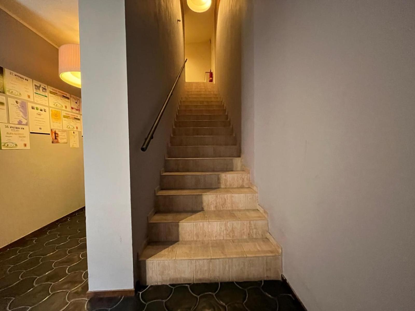Nevinne Apartmany Kolín Eksteriør bilde